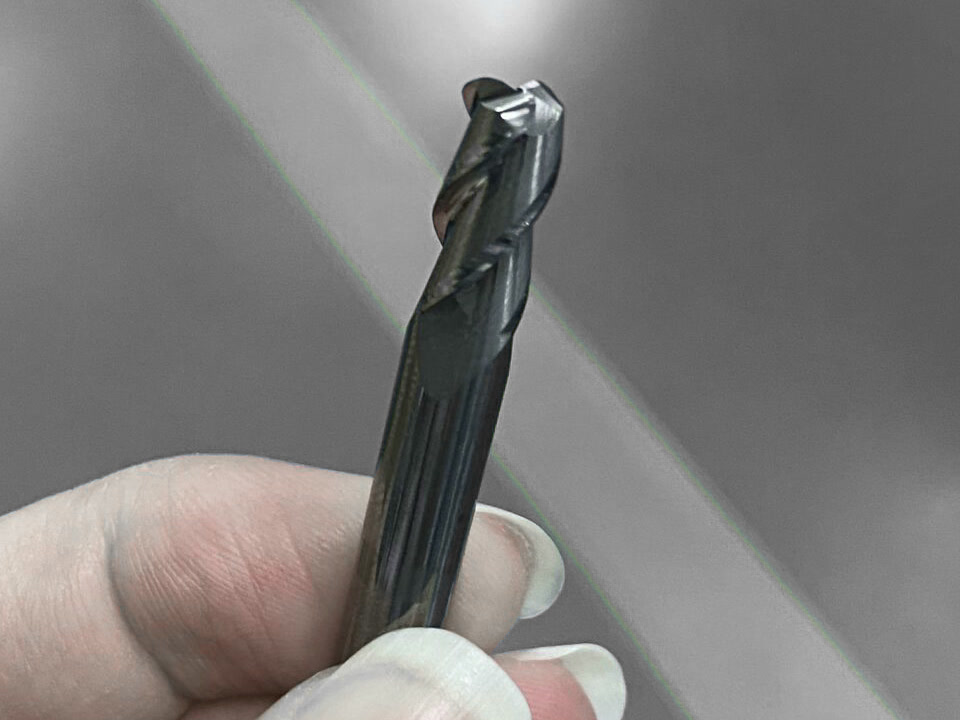 Solid carbide 4-flute square end mill